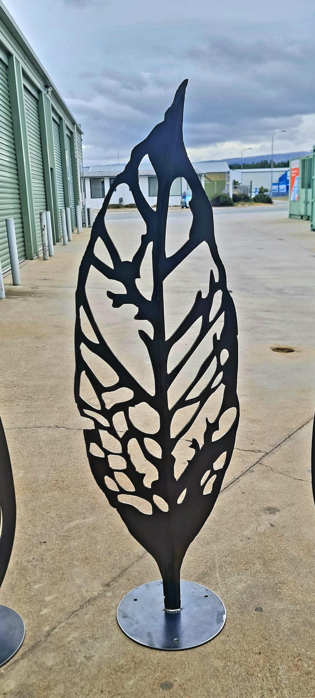 Leaf sculpture